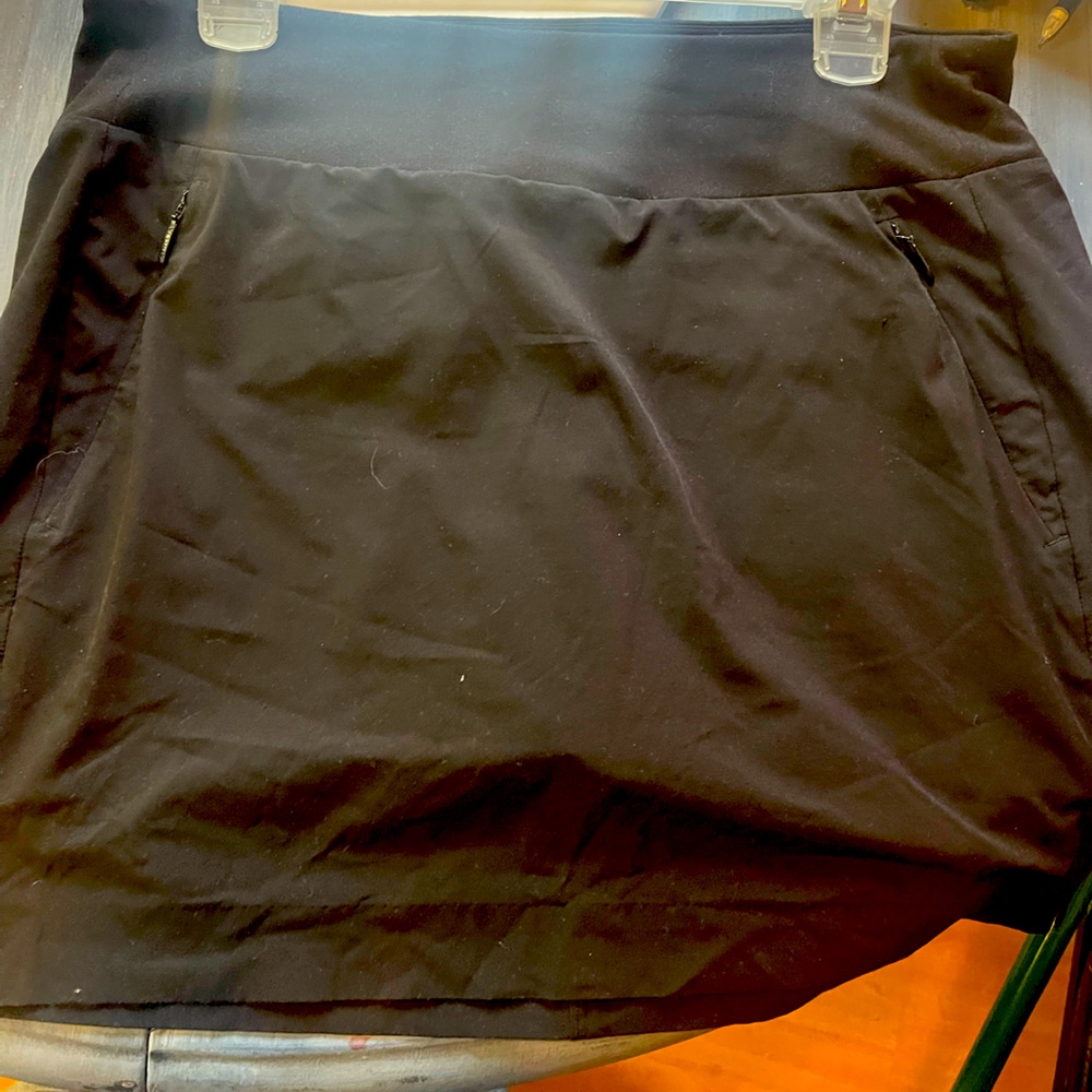 Athleta skirt with shorts under size 10